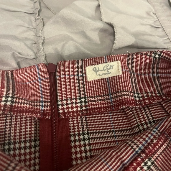 brandy melville cara skirt - Picture 3 of 4